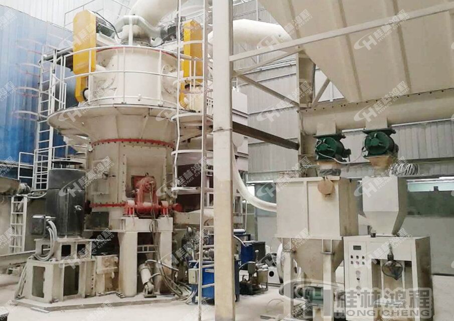 HLMX1100環(huán)保型碳酸鈣立磨粉機(jī)磨粉設(shè)備生產(chǎn)線(xiàn)現(xiàn)場(chǎng)