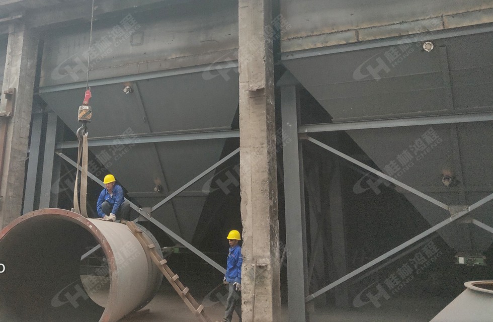 桂林鴻程立磨制粉設(shè)備總包項目安裝中 桂林鴻程立磨制粉設(shè)備總包項目安裝中