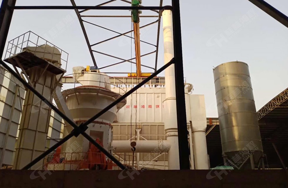 HLM1700鋁礬土立磨生產線山西呂梁安裝現場 HLM1700鋁礬土立磨生產線山西呂梁安裝現場